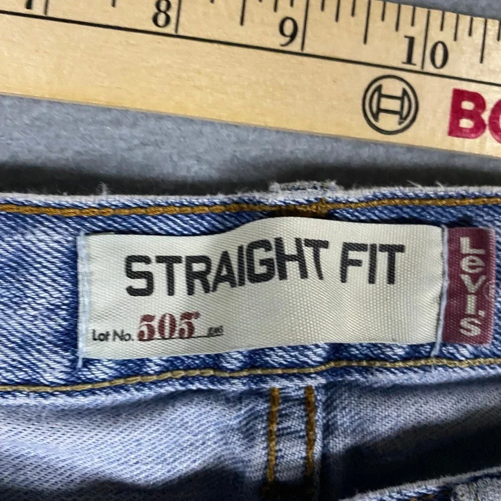 Y2K Levis 505 Straight Fit Jeans Mens 33x34 Light Wash Blue Denim Distressed